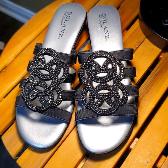 Shoes - New- Ladies Sandals